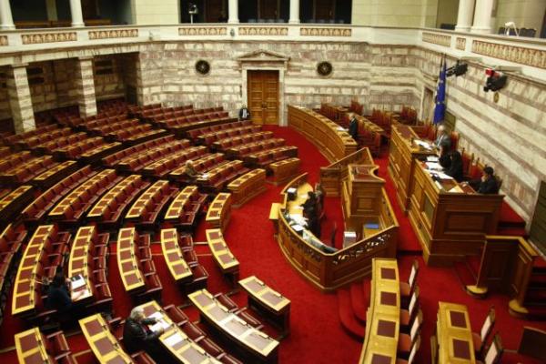 Τα ονόματα των βουλευτών που ελέγχονται για τα εμβάσματα