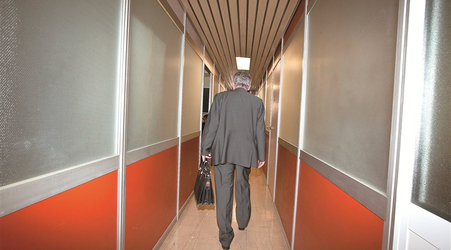 Η αστυνομία απομάκρυνε τους καταληψίες από τα γραφεία της ΔΗΜΑΡ