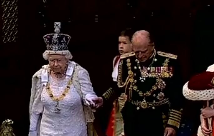 Η Ελισάβετ ζει και βασιλεύει, έστω και αν την «πέθανε» το BBC