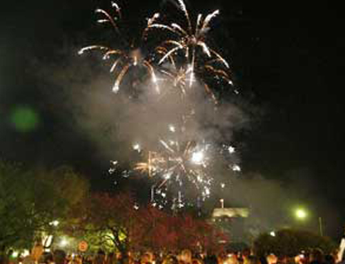 3 νεκροί – 10 τραυματίες από εκρήξεις βεγγαλικών σε όλη τη χώρα