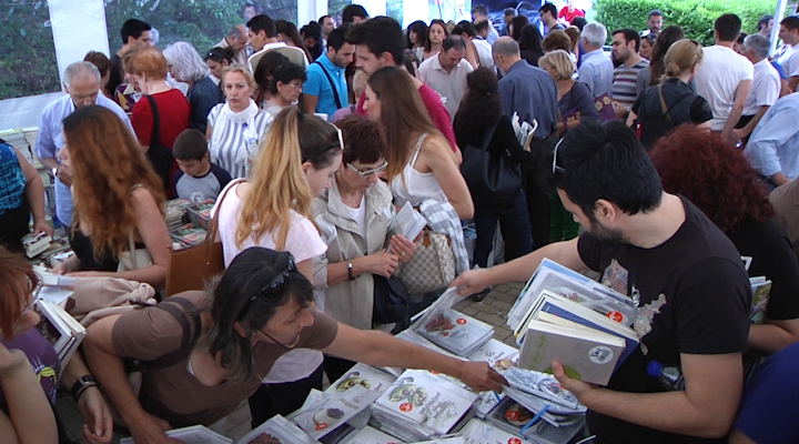 H δεύτερη μέρα του Bazaar βιβλίου του ΒΗΜΑ FM 99,5 έκλεισε με συναυλία