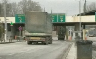 Εκατοντάδες Έλληνες πηγαίνουν καθημερινά στη Βουλγαρία για ψώνια