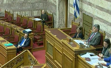 Αντιπαράθεση στη Βουλή για τα επεισόδια στους Αγ. Αναργύρους