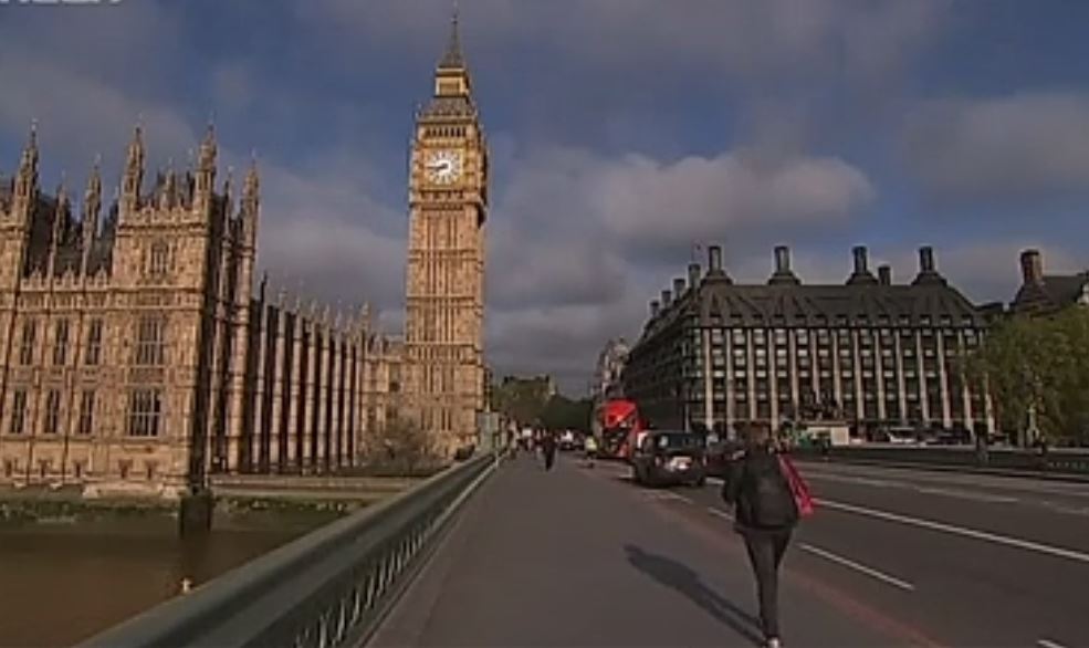 Δημοσκόπηση δίνει προβάδισμα επτά μονάδων στο Brexit