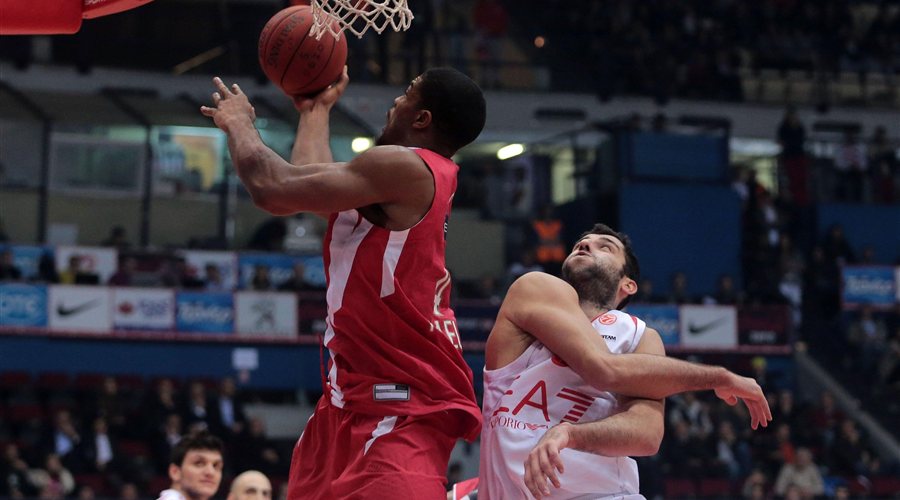 Ο Ολυμπιακός νίκησε 82-81 την Αρμάνι Μιλάνο