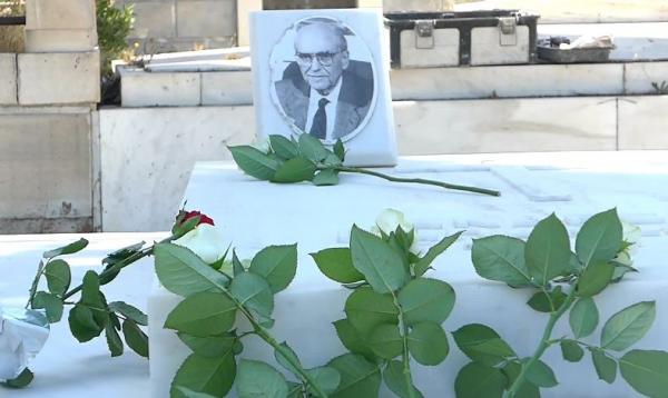 Δύο ξεχωριστά μνημόσυνα για τον Α.Παπανδρέου από το ΠΑΣΟΚ και την Δ.Λιάνη