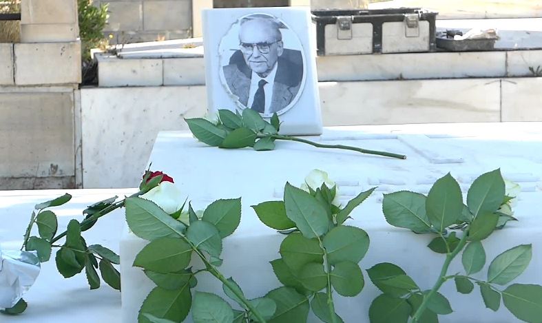 Δύο ξεχωριστά μνημόσυνα για τον Α.Παπανδρέου από το ΠΑΣΟΚ και την Δ.Λιάνη