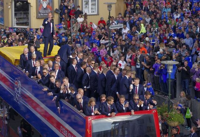 Euro 2016: Υποδοχή ηρώων για τους παίκτες της εθνικής Ισλανδίας