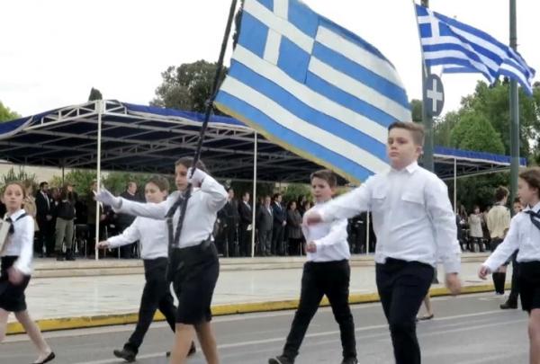 Μαθητική παρέλαση στο Σύνταγμα για την 28η Οκτωβρίου – Δήλωση του Ν.Φίλη