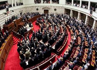 Διχασμένοι οι βουλευτές για την αποζημίωσή τους