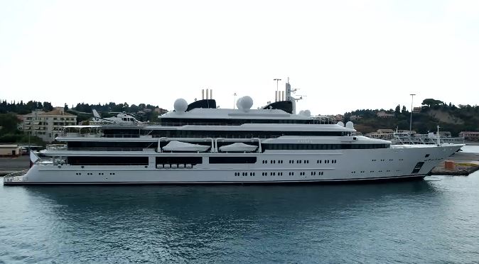 O Εμίρης του Κατάρ με την πολυτελή θαλαμηγό Katara στην Κέρκυρα