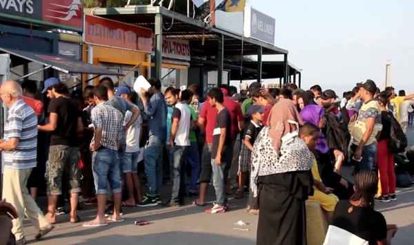 Οι πρόσφυγες στο λιμάνι της Μυτιλήνης