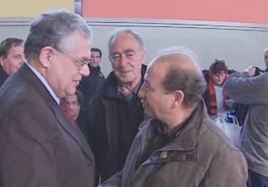 Ο πρωθυπουργός Λουκάς Παπαδήμος κοντά στους αστέγους