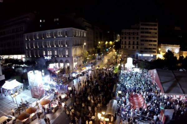 Εναέρια λήψη από τους πανηγυρισμούς στο κεντρικό εκλογικό περίπτερο του ΣΥΡΙΖΑ