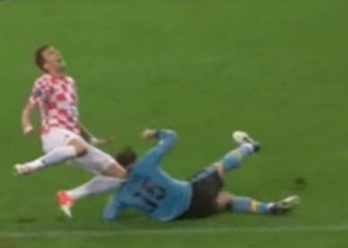 «Κύμα» αντιδράσεων έχουν προκαλέσει τα λάθη των διαιτητών στο Euro