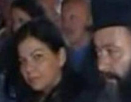 Η παπαδιά δηλώνει αθώα και λέει ότι την απειλούσε ο εραστής της