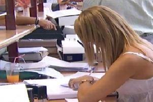 Μεγάλες μειώσεις μισθών προβλέπει το ενιαίο μισθολόγιο