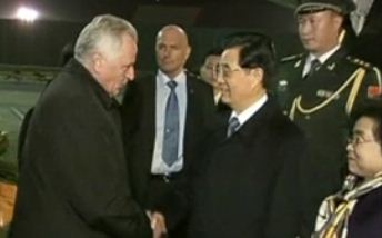 Ευρωπαϊκή «στροφή» προς την Κίνα στην αναζήτηση βοήθειας