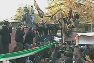 Ιρανοί φοιτητές εισέβαλαν στην πρεσβεία της Βρετανίας στην Τεχεράνη