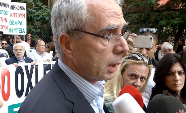 Λουράντος: Έρχονται μαύρες μέρες, αν τα καρτέλ πάρουν τα φαρμακεία