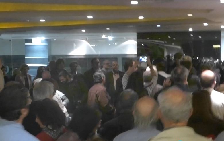 Εισβολή της ομάδας «Ρουβίκωνας» στην παρουσίαση του βιβλίου της Μ.Παπανδρέου