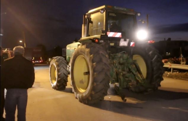 Αποκλεισμός του δρόμου Άργους-Κορίνθου από αγρότες στο Κουτσοπόδι