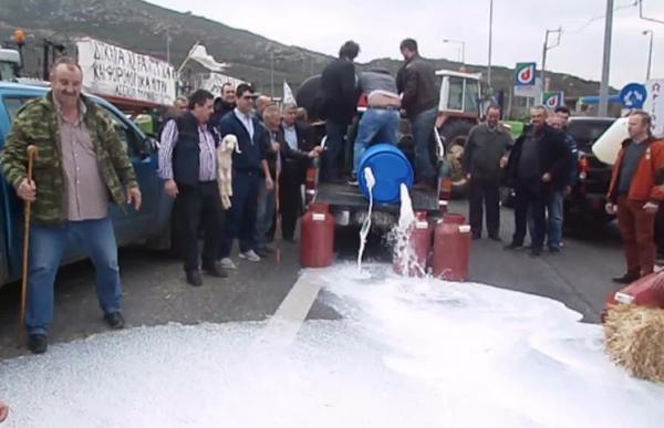 Διαμαρτυρία αγροτών στα Τέμπη