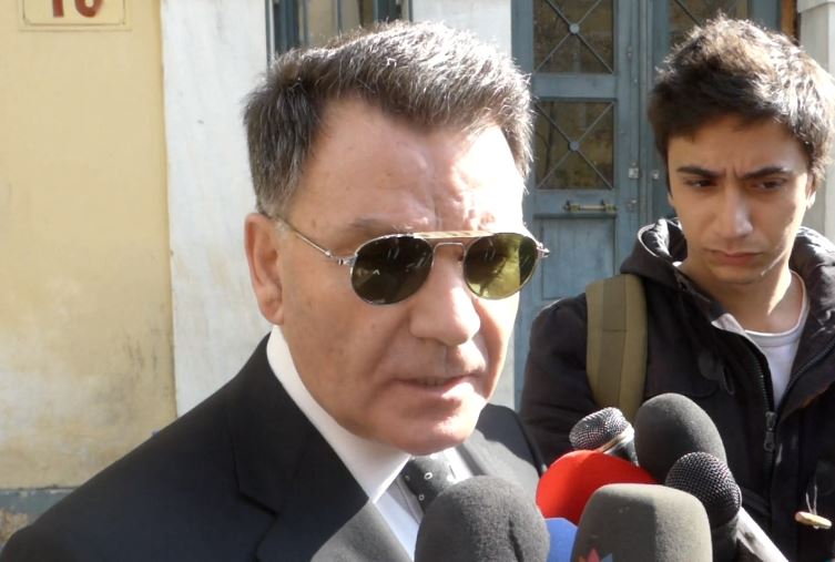 Εμπλοκή στην απολογία εκδότη και δημοσιογράφων, λόγω της αποχής των δικηγόρων