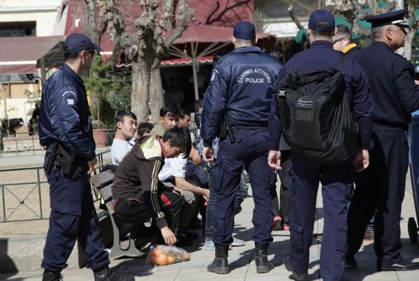 Αδειασε από πρόσφυγες η πλατεία Βικτωρίας