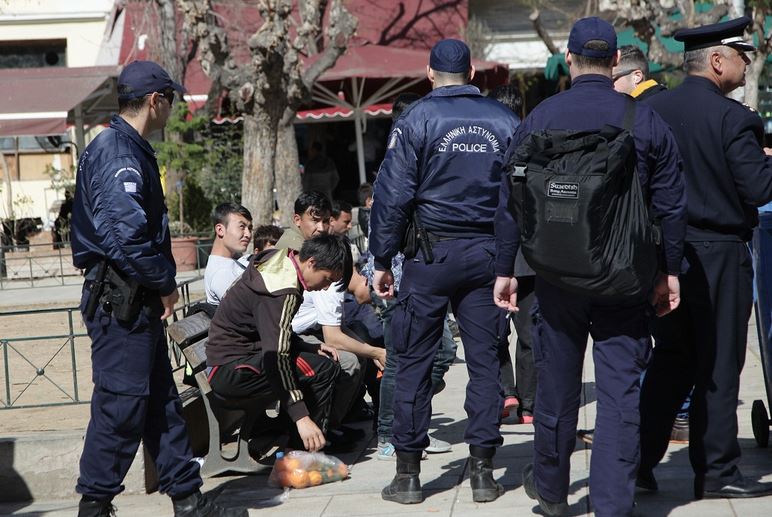 Αδειασε από πρόσφυγες η πλατεία Βικτωρίας