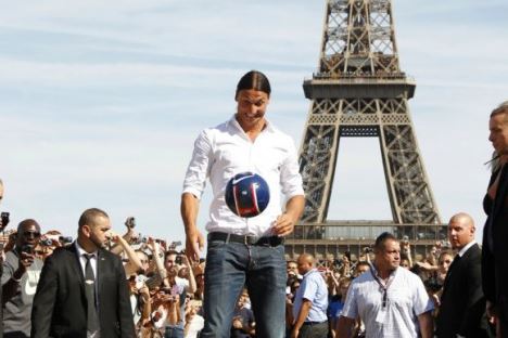 Ο πύργος του Άιφελ «απάντησε» στον Ζλάταν