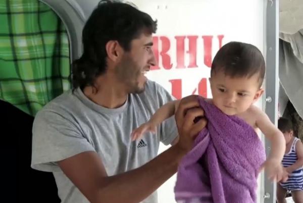 Βίντεο από το κέντρο φιλοξενίας προσφύγων του Δήμου Λέσβου στον Καρά Τεπέ