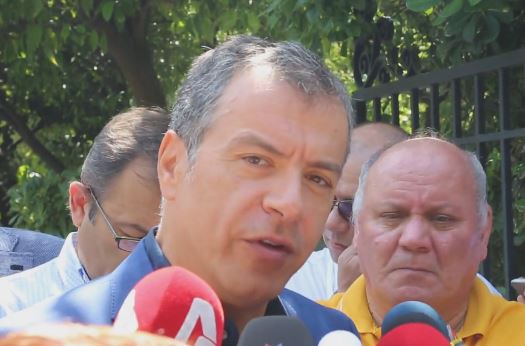 Θεοδωράκης: Θα στηρίξουμε, ο Τσίπρας να μην επιλέξει το Κούγκι