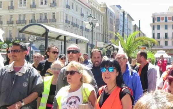 Διαμαρτυρία συμβασιούχων στην καθαριότητα των δήμων έξω από το Υπ.Εσωτερικών