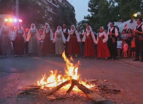 Φωτιές ανήμερα του Αϊ Γιάννη του Κλήδονα στη Νέα Φιλαδέλφεια