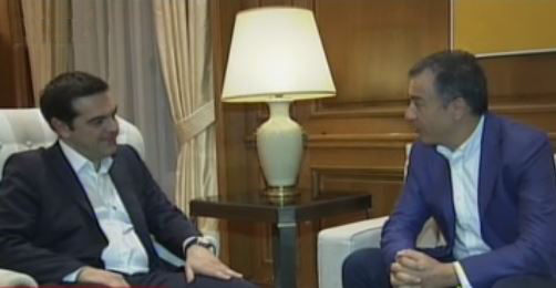 Η συνάντηση του Τσίπρα με τον Θεοδωράκη στο Μέγαρο Μαξίμου