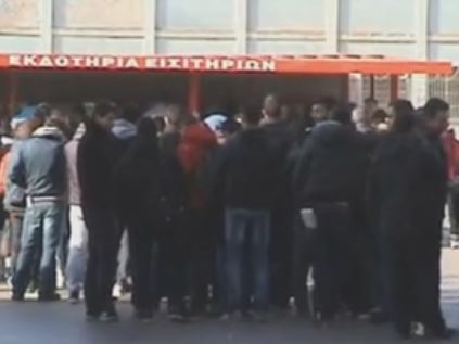 Ουρές και μπλακ άουτ στο ίντερνετ για ένα εισιτήριο στο Ολυμπιακός-Γιουνάιτεντ