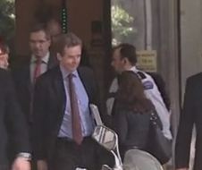 Αρνητική η τρόικα στη μείωση του ΦΠΑ στην εστίαση