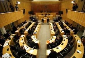 Σε τεντωμένο σχοινί η Κύπρος