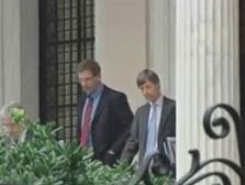 «Αγκάθι» το αίτημα της τρόικας για απολύσεις στο Δημόσιο