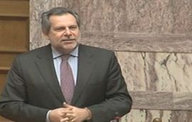 Χρ.Παπουτσής: «Καλύτερα σπασμένο μάρμαρο παρά σπασμένο κεφάλι»