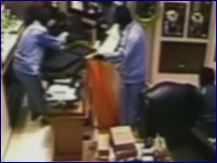 Καρέ καρέ ληστεία σε κοσμηματοπωλείο με λεία αξίας 500.000 Ευρώ