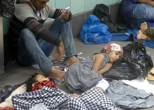 Στο σταθμό Βικτωρία βρήκαν καταφύγιο οι πρόσφυγες λόγω κακοκαιρίας