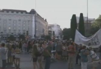 Πορτογάλοι και Ισπανοί στους δρόμους για τα μέτρα λιτότητας