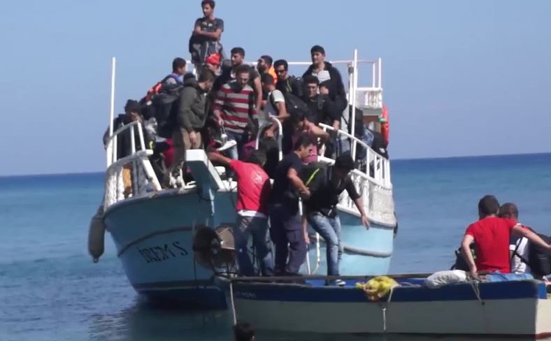 Προσάραξη πλοιαρίου με πρόσφυγες στην περιοχή της Αγίας Μαρίνας στη Ρόδο