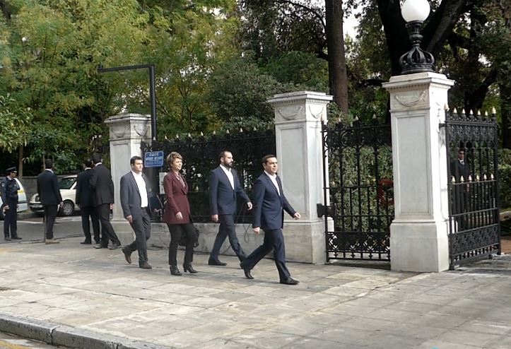 Οι αφίξεις των πολιτικών αρχηγών στο Προεδρικό Μέγαρο