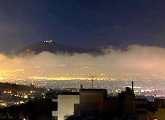 Τεράστιο πέπλο αιθαλομίχλης «πνίγει» την Αττική