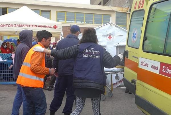 Πειραιάς: Αιματηρή συμπλοκή Σύρων και Αφγανών προσφύγων, για ένα κινητό τηλέφωνο