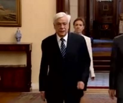 Πορεία προς τις κάλπες: Ο Πρόεδρος επιμένει χωρίς σύσκεψη αρχηγών