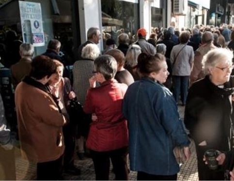 Κλειστές οι Τράπεζες: Αγωνία για χιλιάδες συνταξιούχους